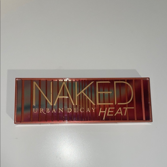 Urban Decay Naked Heat Eyeshadow Palette - Picture 1 of 2